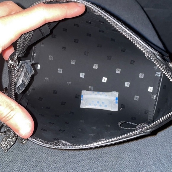 Givenchy - Picture 4 of 10